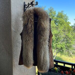 Double D Ranch, sm, removable fur, vest. $999 cost Ft Worth 2023 - never worn.